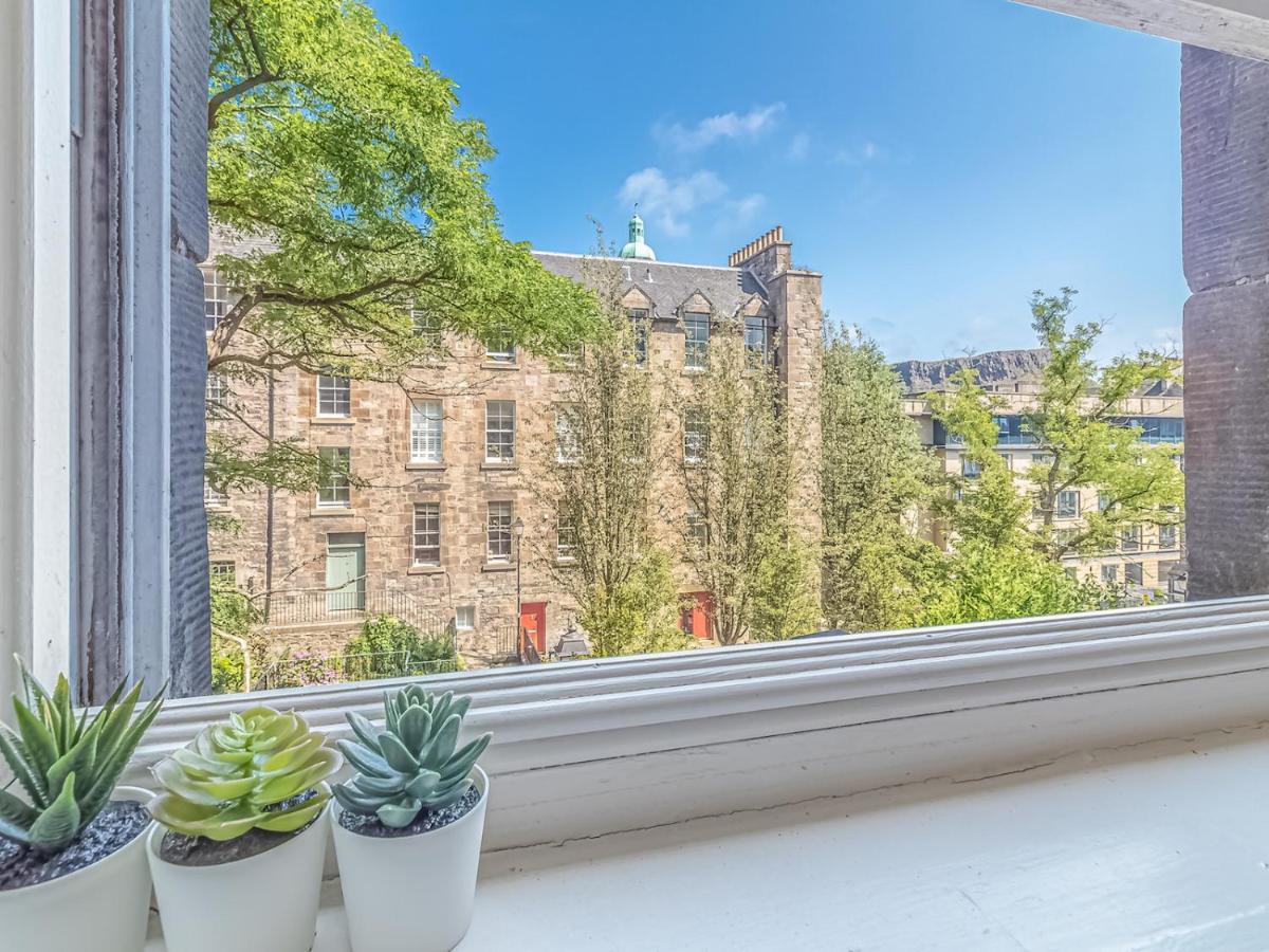 Pass The Keys Spacious And Homely Flat On The Royal Mile Edimburgo Exterior foto